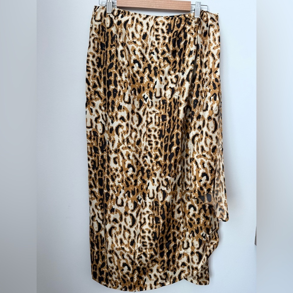 Marshall Field Elegant Leopard Print Silk Skirt size 8